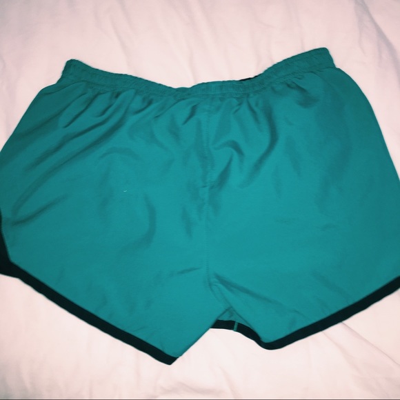 Nike shorts - Picture 3 of 4